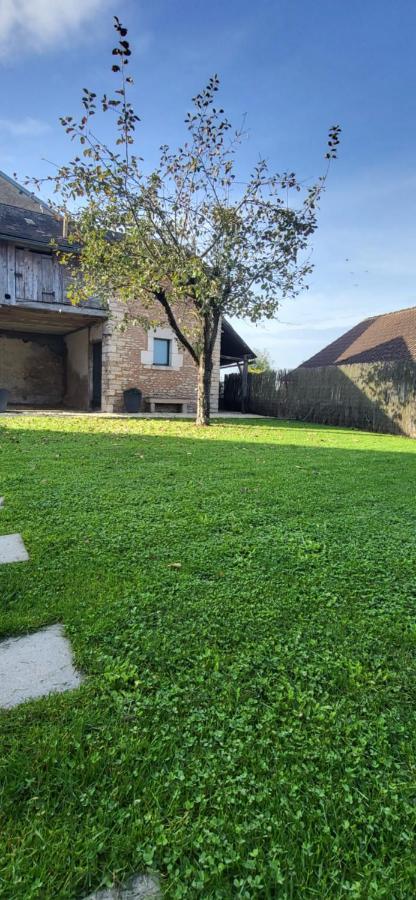 Le Gite Des Jardins Entrains-sur-Nohain Exterior foto